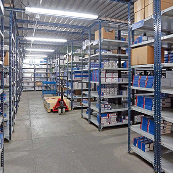 slotted-angle-shelving1